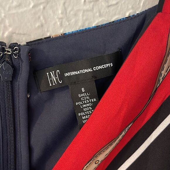 𝅺inc size 6 Blue Red Snake Belt Stripe Cold Shoulder Handkerchief Dress NWOT - Picture 2 of 5